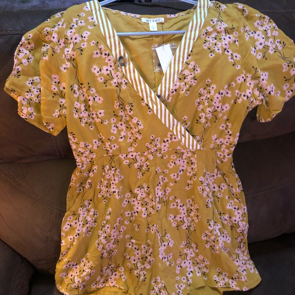 Floral romper NWT